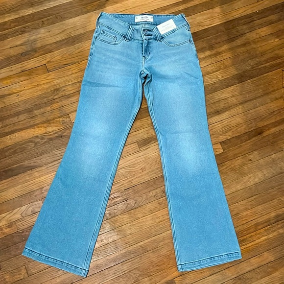 Hollister Low-Rise Relaxed Boot - Picture 1 of 3